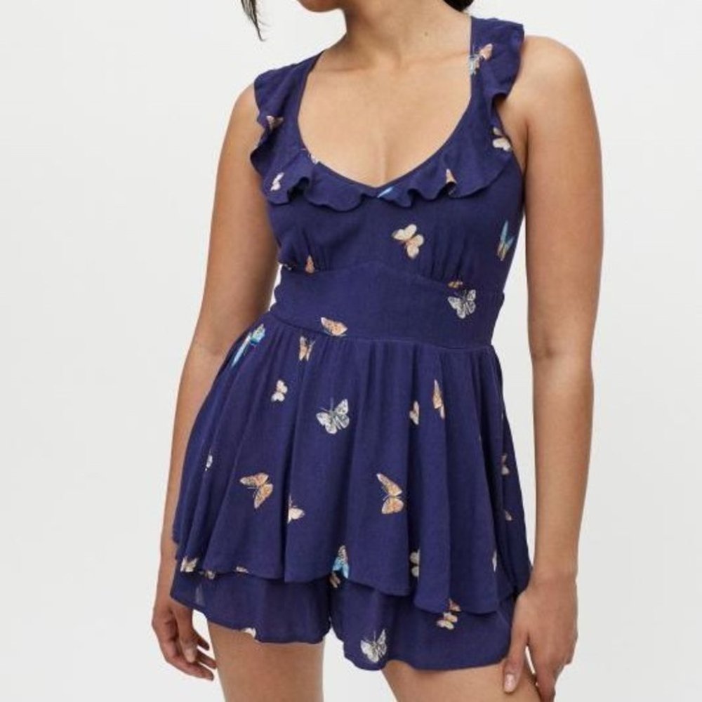 URBAN OUTFITTERS EMILIA RUFFLE ROMPER IN BLUE SIZE SMALL NEW WITH TAG - Picture 1 of 7